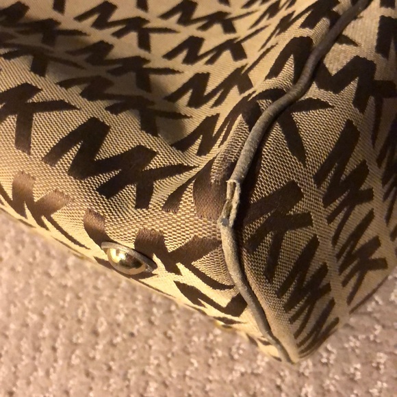 Michael Kors Purse - Picture 4 of 4